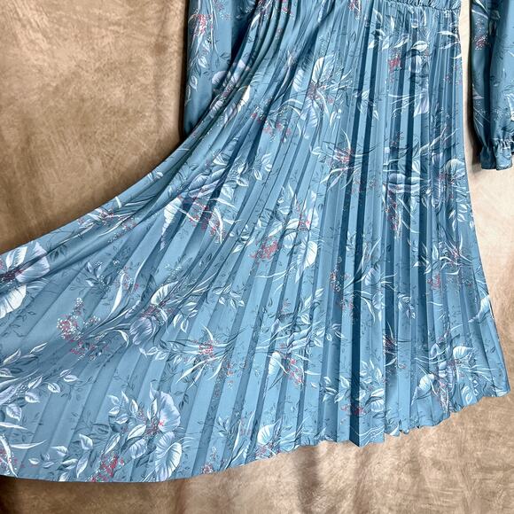 Vintage 70s Floral Polyester Pleated Prairie Dress Long Sleeve Blue Fit & Flare - Picture 4 of 7